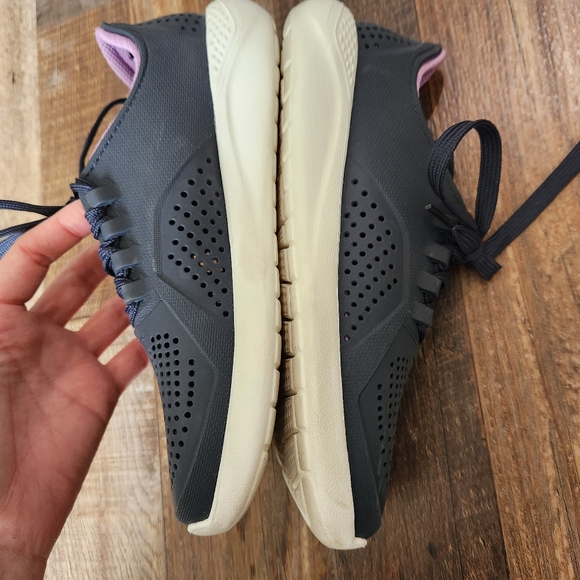 Crocs Lite Ride Sneakers - Picture 3 of 7